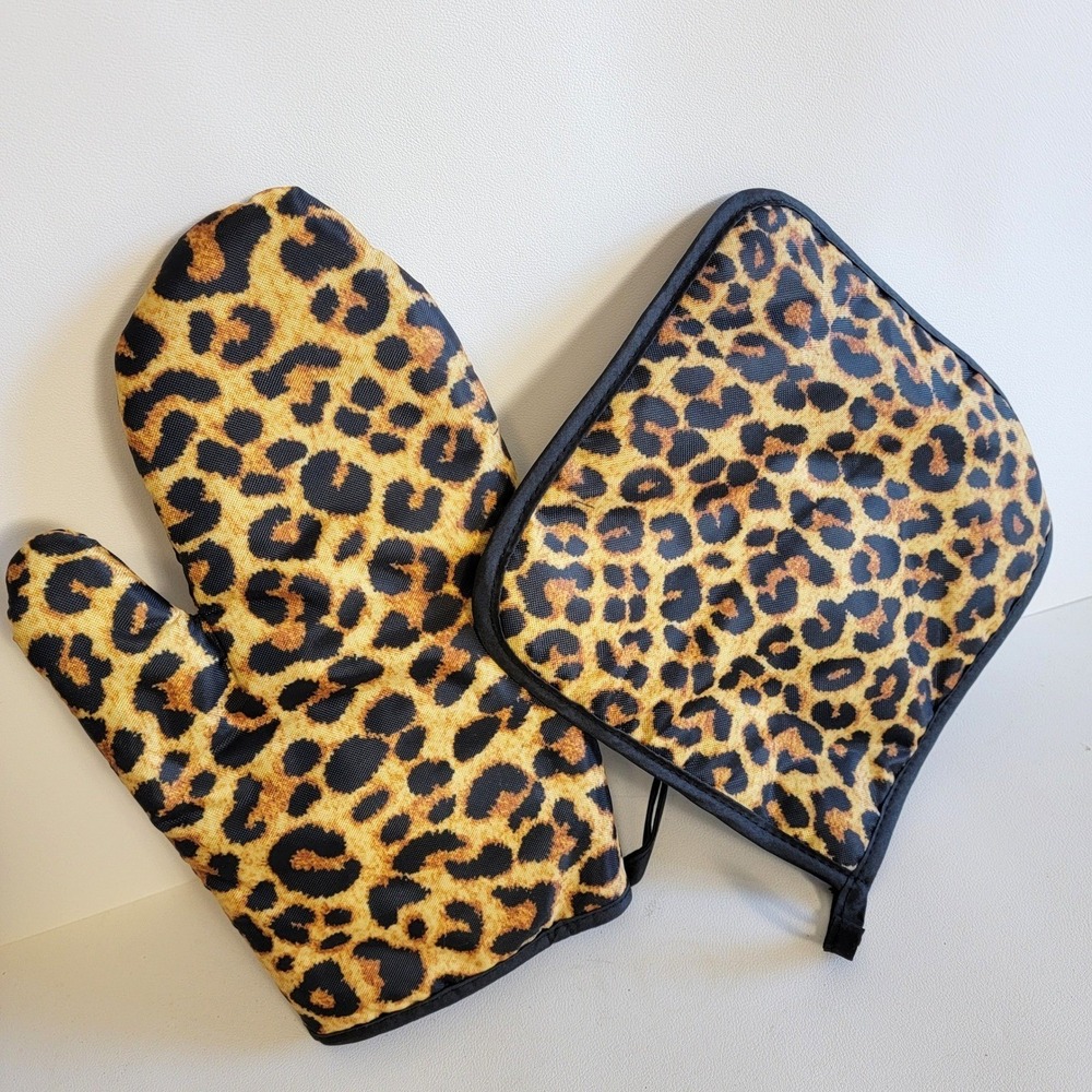 Leopard Print Oven Mitt and Pot Holder Set Cheetah Animal Print Kitchen Decor
